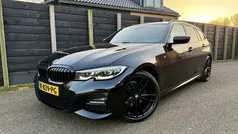 Zwart Gebruikt 2021 BMW 320 Executive Stationwagen | € 28.950 (Eerlijke prijs)
