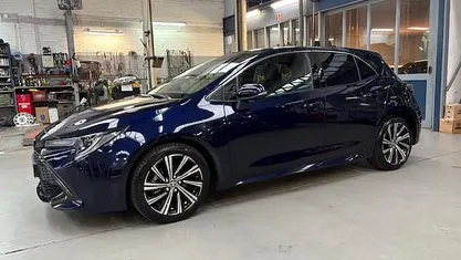 Blauw Gebruikt 2023 Toyota Corolla Hatchback | € 25.850 (Eerlijke prijs)