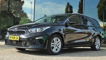 Zwart Gebruikt 2021 Kia Ceed Hatchback | € 18.900 (Goede deal)