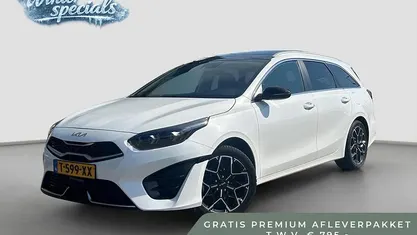 Wit Occasion 2023 Kia Ceed GT-Line Hatchback | € 25.950 (Eerlijke prijs)