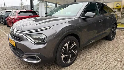 Grijs Occasion 2024 Citroën C4 PureTech SUV | € 21.895 (Eerlijke prijs)
