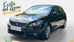 Zwart Gebruikt 2018 Peugeot 308 Allure Hatchback | € 9.935 (Goede deal)