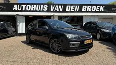 Zwart Gebruikt 2006 Ford Focus Futura Hatchback | € 2.745 (Eerlijke prijs)