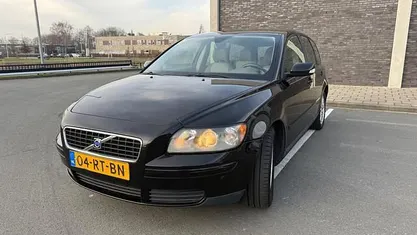 Zwart Occasion 2004 Volvo V50 Momentum Stationwagen | € 3.949 (Super prijs)