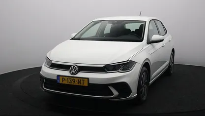 Wit Gebruikt 2022 VW Polo Life Hatchback | € 17.345 (Eerlijke prijs)