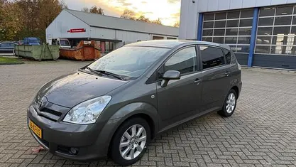 Grijs Gebruikt 2007 Toyota Verso MPV | € 2.950 (Eerlijke prijs)