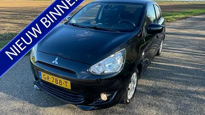 Zwart Gebruikt 2015 Mitsubishi Space Star Hatchback | € 5.450 (Eerlijke prijs)