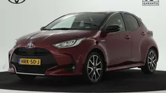 Rood Gebruikt 2021 Toyota Yaris Hybrid Executive Hatchback | € 23.445 (Eerlijke prijs)