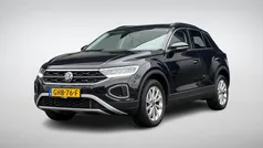 Zwart Gebruikt 2024 VW T-Roc Edition SUV | € 32.489 (Eerlijke prijs)