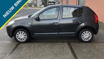 Occasion Dacia Sandero Ambiance 75 PK (55 kW) 2010 Grijs (metallic) Hatchback