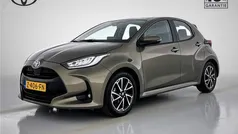 Groen metallic Gebruikt 2024 Toyota Yaris Hatchback | € 22.995 (Eerlijke prijs)
