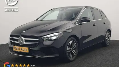 Zwart Gebruikt 2022 Mercedes B250e Luxury MPV | € 25.740 (Goede deal)