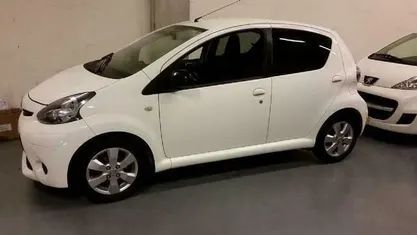 Occasion Toyota Aygo 68 PK (50 kW) 2012 Wit Hatchback