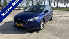 Blauw Gebruikt 2015 Ford Focus Trend Hatchback | € 6.450 (Eerlijke prijs)