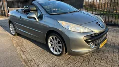 Grijs Gebruikt 2009 Peugeot 207 CC Roland Garros Cabriolet | € 3.750 (Eerlijke prijs)