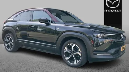Jet black twotone maroon rouge Gebruikt 2023 Mazda MX30 Edition SUV | € 23.895 (Goede deal)