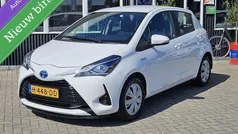 Wit Gebruikt 2020 Toyota Yaris Active Hatchback | € 15.950 (Eerlijke prijs)