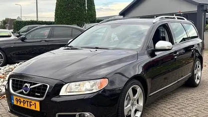 Zwart (metallic) Occasion 2011 Volvo V70 Stationwagen | € 8.950 (Eerlijke prijs)