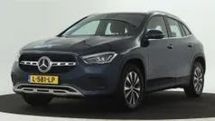 Metallic denimblauw Gebruikt 2021 Mercedes GLA180 Business SUV | € 36.945 (Eerlijke prijs)