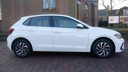 Wit Occasion 2023 VW Polo Life Hatchback | € 16.450 (Eerlijke prijs)
