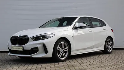Wit Gebruikt 2021 BMW 118 Executive Hatchback | € 25.950 (Eerlijke prijs)