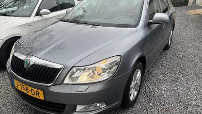 Occasion 2012 Skoda Octavia Elegance Stationwagen | € 3.999 (Super prijs)