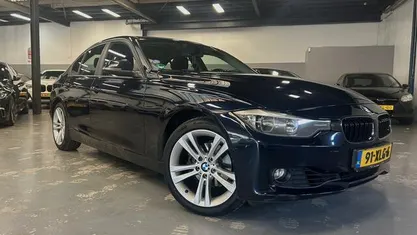 Blauw Occasion 2012 BMW 320 Executive Sedan | € 8.894 (Goede deal)