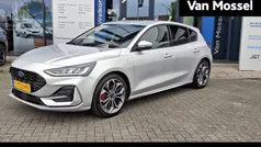 Grijs Gebruikt 2023 Ford Focus ST-Line X Hatchback | € 23.945 (Goede deal)