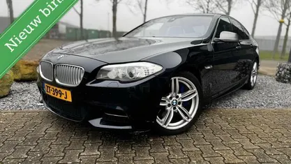Zwart Occasion 2013 BMW M550 M Sport Sedan | € 14.499 (Eerlijke prijs)