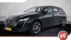 Zwart, metallic lak Gebruikt 2023 Peugeot 308 Allure Stationwagen | € 24.700 (Eerlijke prijs)