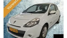 Wit Gebruikt 2011 Renault Clio II Collection Hatchback | € 3.250 (Eerlijke prijs)