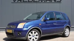 Blauw, metallic lak Gebruikt 2006 Ford Fusion Futura MPV | € 1.250 (Eerlijke prijs)
