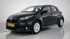 Zwart Gebruikt 2024 Toyota Yaris Active Hatchback | € 22.945 (Eerlijke prijs)