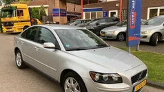 Zilver Gebruikt 2006 Volvo S40 Sedan | € 4.250 (Eerlijke prijs)