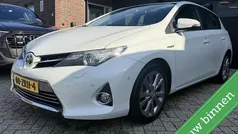 Wit Gebruikt 2013 Toyota Auris Hatchback | € 9.949 (Eerlijke prijs)