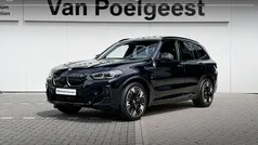 M carbonschwarz metallic (zwart metallic) Gebruikt 2024 BMW iX3 Executive SUV | € 56.900 (Eerlijke prijs)
