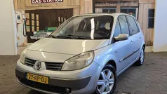 Grijs Gebruikt 2005 Renault Scénic II Luxe MPV | € 3.250 (Eerlijke prijs)