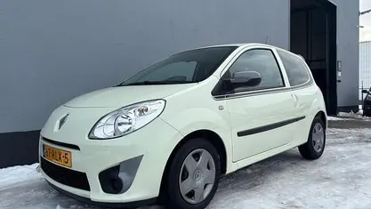 Geel Occasion 2011 Renault Twingo Collection Hatchback | € 2.750 (Eerlijke prijs)