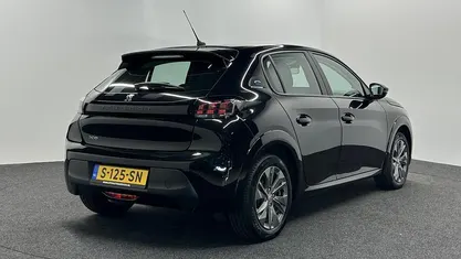 Occasion Peugeot e-208 Active 100 kW (136 PK) 2023 Zwart Hatchback