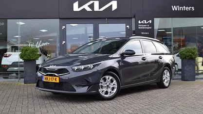 Grijs Gebruikt 2025 Kia Ceed Hatchback | € 29.920 (Eerlijke prijs)