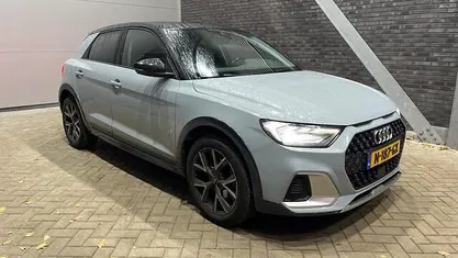 Grijs Gebruikt 2021 Audi A1 Basis Hatchback | € 25.400 (Eerlijke prijs)