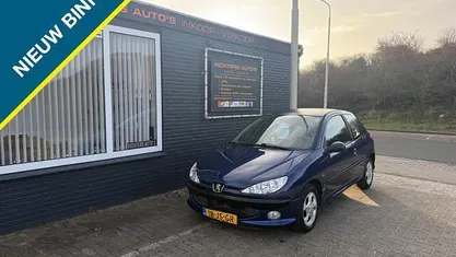 Occasion 2002 Peugeot 206 Premium Hatchback | € 1.150 (Eerlijke prijs)