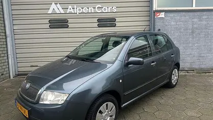 Grijs Occasion 2004 Skoda Fabia Classic Hatchback | € 1.850 (Eerlijke prijs)