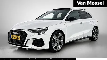 Wit Occasion 2021 Audi A3 Sportback S-Line Hatchback | € 28.900 (Eerlijke prijs)