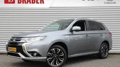 Grijs Gebruikt 2015 Mitsubishi Outlander Edition SUV | € 13.400 (Eerlijke prijs)