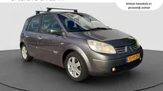 Grijs, metallic lak Gebruikt 2005 Renault Scénic II Komfort MPV | € 1.845 (Eerlijke prijs)