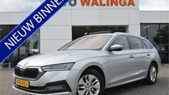 Grijs Gebruikt 2022 Skoda Octavia Ambition Stationwagen | € 18.900 (Eerlijke prijs)