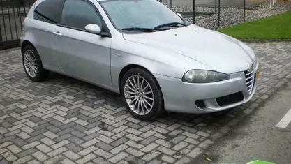 Grijs Occasion 2005 Alfa Romeo 147 Progression Hatchback | € 1.850 (Eerlijke prijs)