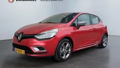 Rood Gebruikt 2017 Renault Clio IV Intens Hatchback | € 8.950 (Eerlijke prijs)