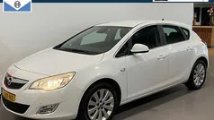 Wit Gebruikt 2010 Opel Astra Cosmo Hatchback | € 5.950 (Eerlijke prijs)